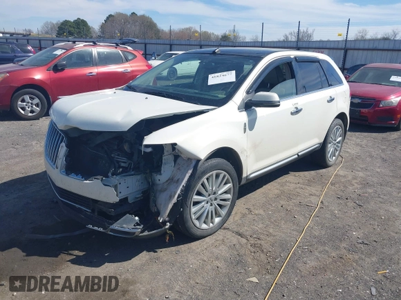 2013 Lincoln MKX with VIN 2LMDJ8JK2DBL19143, listed as a IAAI auction lot 41824677 with 172,336 mi miles. Bid and sale history available at carsss.com. Image 18.