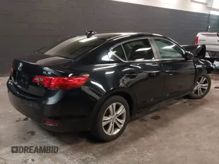2013 Acura ILX with VIN 19VDE1F35DE018378, listed as a IAAI auction lot 41611219 with 119,624 mi miles. Bid and sale history available at carsss.com. Image 4.