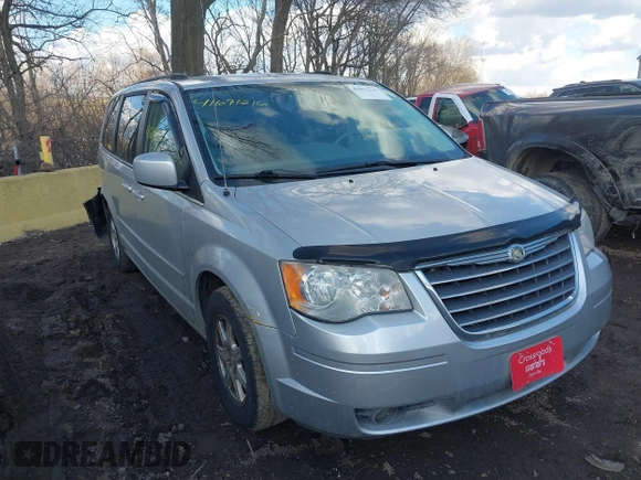 2008 Chrysler Town & Country Touring with VIN 2A8HR54P58R732227, listed as a IAAI auction lot 41691216 with 132,034 mi miles. Bid and sale history available at carsss.com. Image 1.