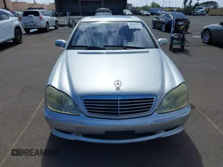 2001 Mercedes-Benz S-Class with VIN WDBNG75JX1A192890, listed as a IAAI auction lot 42088877 with 225,966 mi miles. Bid and sale history available at carsss.com. Image 6.