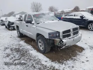 2007 Dodge Dakota ST with VIN 1D7HW22K87S256435, listed as a IAAI auction lot 41036279 with 198,616 mi miles. Bid and sale history available at carsss.com. Image 1.