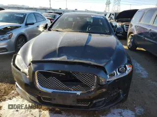 2015 Jaguar XJ Portfolio z VIN SAJWJ2GD9F8V85717, wystawiony jako Copart lot #82539734 z przebiegiem 113 721 mil mil oraz Szkoda całkowita • Salvage title. Historia ofert i sprzedaży dostępna na DreamBid. Obrazek 5.