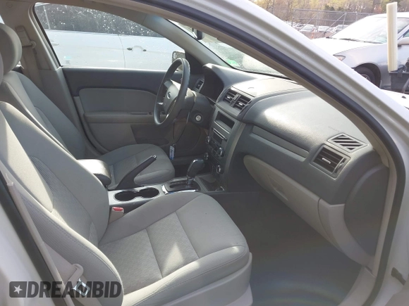2011 Ford Fusion SE with VIN 3FAHP0HA2BR340657, listed as a IAAI auction lot 41899051 with 100,487 mi miles. Bid and sale history available at carsss.com. Image 5.