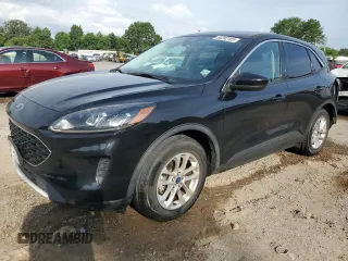 2021 Ford Escape SE with VIN 1FMCU0G69MUA08264, listed as a Copart auction lot 60282185 with 5,026 mi miles and Salvage title. Bid and sale history available at DreamBid. Image 1.