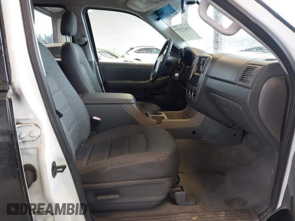 2003 Ford Explorer XLS z VIN 1FMZU62K33UB97283, wystawiony jako IAAI lot #41657337 z przebiegiem Nie podano mil oraz . Historia ofert i sprzedaży dostępna na DreamBid. Obrazek 5.