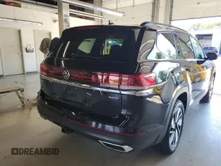 2024 Volkswagen Atlas SE z VIN 1V2HR2CA9RC554298, wystawiony jako IAAI lot #42851017 z przebiegiem 18 815 mil mil oraz . Historia ofert i sprzedaży dostępna na DreamBid. Obrazek 27.