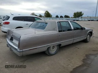 1996 Cadillac Fleetwood z VIN 1G6DW52P6TR702611, wystawiony jako Copart lot #77202664 z przebiegiem 159 994 mil mil oraz Szkody całkowita. Historia ofert i sprzedaży dostępna na DreamBid. Obrazek 3.