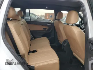 2024 Volkswagen Tiguan SE R-Line Black z VIN 3VV8B7AX3RM115902, wystawiony jako Copart lot #49396315 z przebiegiem 19 135 mil mil oraz Szkoda całkowita • Salvage title. Historia ofert i sprzedaży dostępna na DreamBid. Obrazek 11.