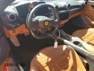 2020 Ferrari Portofino z VIN ZFF89FPAXL0250619, wystawiony jako Copart lot #53315645 z przebiegiem Nie podano mil oraz Nie do naprawy • Non repairable. Historia ofert i sprzedaży dostępna na DreamBid. Obrazek 8.