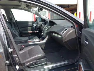 2015 Acura TLX Technology z VIN 19UUB2F56FA001958, wystawiony jako IAAI lot #42104640 z przebiegiem 61 572 mil mil oraz . Historia ofert i sprzedaży dostępna na DreamBid. Obrazek 5.