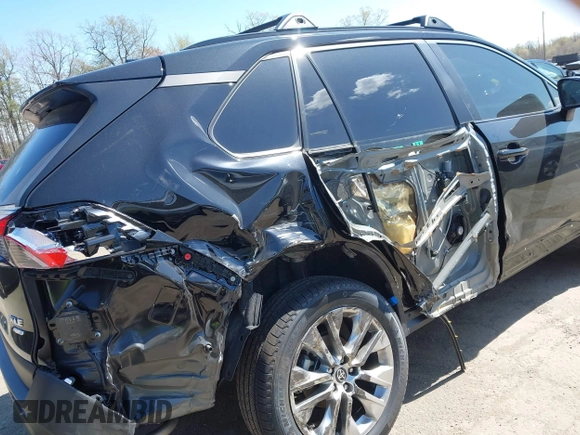 2024 Toyota RAV4 XLE Premium with VIN 2T3A1RFV9RC425493, listed as a IAAI auction lot 41973775 with 15,827 mi miles and . Bid and sale history available at DreamBid. Image 6.