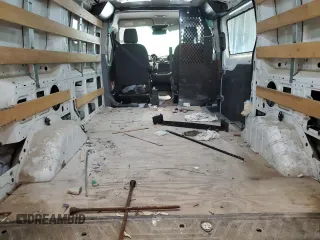 2018 Ford Transit z VIN 1FTYR1YM3JKA92605, wystawiony jako Copart lot #57334985 z przebiegiem 61 538 mil mil oraz Szkoda całkowita • Salvage title. Historia ofert i sprzedaży dostępna na DreamBid. Obrazek 10.