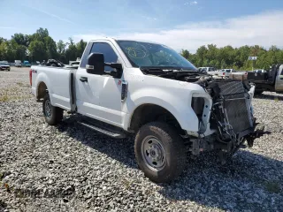 2022 Ford F-250 XL with VIN 1FTBF2B69NED42822, listed as a Copart auction lot 69758254 with 60,984 mi miles and Salvage title. Bid and sale history available at DreamBid. Image 4.