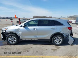 2019 Kia Sorento L with VIN 5XYPG4A3XKG511934, listed as a IAAI auction lot 41784749 with 93,209 mi miles. Bid and sale history available at carsss.com. Image 14.