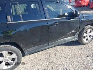 2015 Jeep Compass Sport with VIN 1C4NJCBB0FD110728, listed as a IAAI auction lot 41405949 with 170,614 mi miles. Bid and sale history available at carsss.com. Image 6.