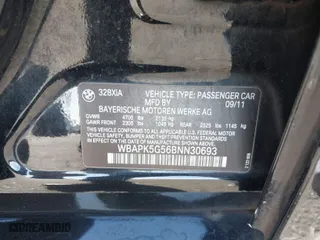 2011 BMW 3 Series 328i xDrive with VIN WBAPK5G56BNN30693, listed as a IAAI auction lot 41344589 with 1 mi miles. Bid and sale history available at carsss.com. Image 9.