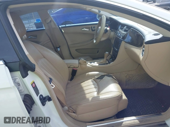 2008 Mercedes-Benz CLS 550 z VIN WDDDJ72X08A119213, wystawiony jako IAAI lot #42401989 z przebiegiem 158 158 mil mil oraz . Historia ofert i sprzedaży dostępna na DreamBid. Obrazek 5.