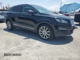 2019 Lincoln MKC Reserve with VIN 5LMCJ3C92KUL30300, listed as a Copart auction lot 61103295 with 42,680 mi miles and Salvage title. Bid and sale history available at DreamBid. Image 4.