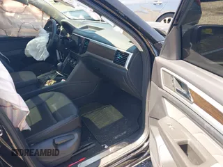 2023 Volkswagen Atlas SE с VIN 1V2KR2CA3PC522546, выставлен на аукционе IAAI как лот 42065884 с пробегом 31 076 миль миль и . История ставок и продаж доступна на DreamBid. Изображение 5.