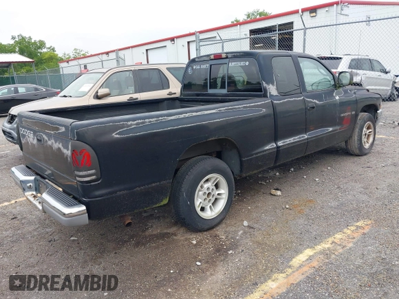 2000 Dodge Dakota with VIN 1B7GL22X2YS763505, listed as a IAAI auction lot 42608242 with 131,159 mi miles and . Bid and sale history available at DreamBid. Image 4.