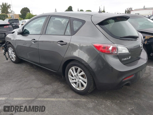 2012 Mazda 3 i Grand Touring z VIN JM1BL1M8XC1672751, wystawiony jako IAAI lot #42298766 z przebiegiem 129 056 mil mil oraz . Historia ofert i sprzedaży dostępna na DreamBid. Obrazek 3.