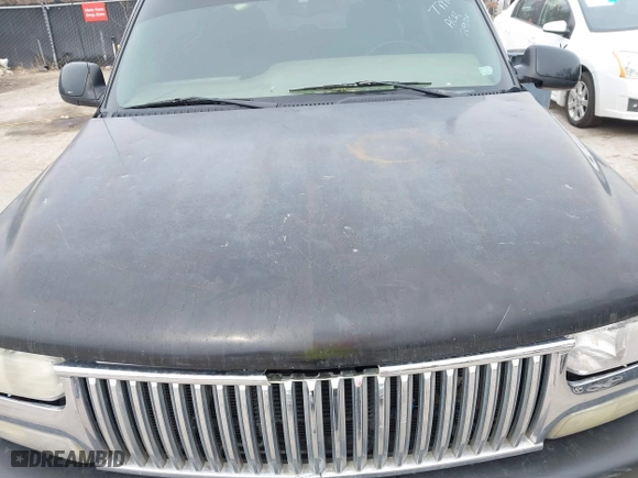 2002 Chevrolet Tahoe LT with VIN 1GNEK13Z72J311185, listed as a IAAI auction lot 41552011 with 261,577 mi miles. Bid and sale history available at carsss.com. Image 10.