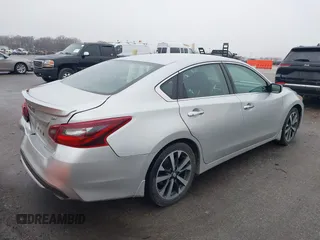 2017 Nissan Altima SV with VIN 1N4AL3AP4HC110638, listed as a IAAI auction lot 38587511 with 104,070 mi miles and . Bid and sale history available at carsss.com. Image 4.
