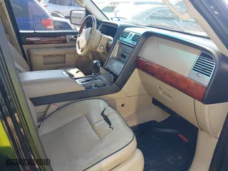 2005 Lincoln Navigator Luxury with VIN 5LMFU27535LJ22782, listed as a IAAI auction lot 41682533 with 244,287 mi miles. Bid and sale history available at carsss.com. Image 5.