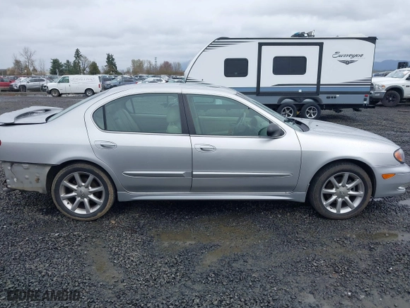 2002 Infiniti I35 Luxury with VIN JNKDA31A22T005398, listed as a IAAI auction lot 41818757 with 165,228 mi miles. Bid and sale history available at carsss.com. Image 13.