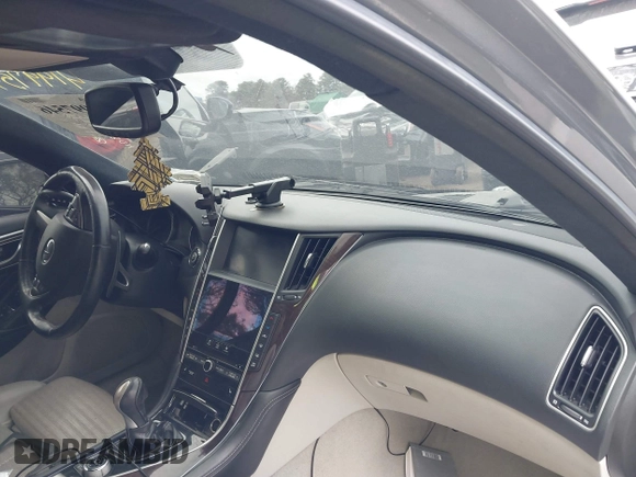 2015 Infiniti Q50 with VIN JN1BV7AR8FM401199, listed as a IAAI auction lot 41997546 with 86,017 mi miles. Bid and sale history available at carsss.com. Image 5.