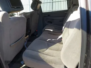2005 Chevrolet Suburban Z71 with VIN 3GNFK16Z85G256624, listed as a IAAI auction lot 41448380 with 128,149 mi miles. Bid and sale history available at carsss.com. Image 8.
