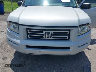 2008 Honda Ridgeline RT with VIN 2HJYK16228H524622, listed as a IAAI auction lot 42445595 with 209,649 mi miles and . Bid and sale history available at DreamBid. Image 6.