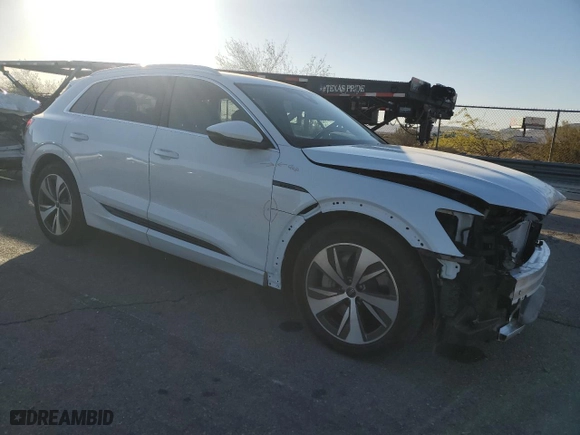 2024 Audi Q8 e-tron Premium Plus with VIN WA15AAGE3RB031412, listed as a Copart auction lot 71624414 with NaN miles and Salvage Title. Bid and sale history available at carsss.com. Image 4.