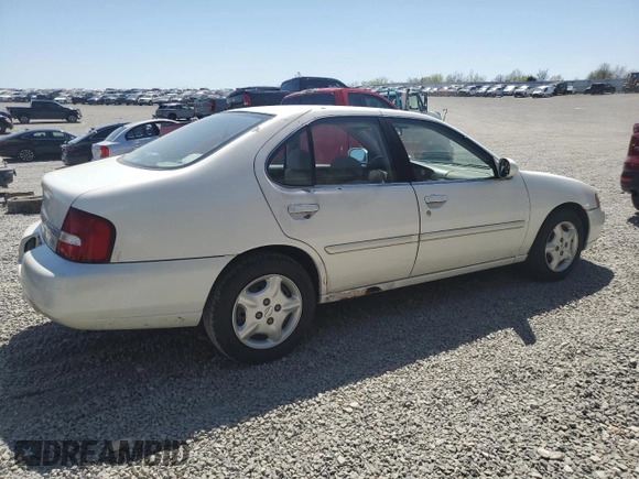 2000 Nissan Altima XE z VIN 1N4DL01D7YC190776, wystawiony jako Copart lot #53376635 z przebiegiem 211 582 mil mil oraz Szkoda całkowita • Salvage title. Historia ofert i sprzedaży dostępna na DreamBid. Obrazek 3.