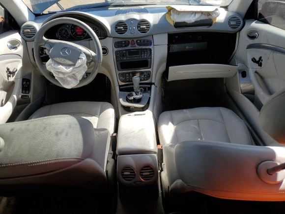 2004 Mercedes-Benz CLK 320 with VIN WDBTJ65J94F118662, listed as a Copart auction lot 67160004 with 186,549 mi miles and Non Repairable. Bid and sale history available at DreamBid. Image 8.
