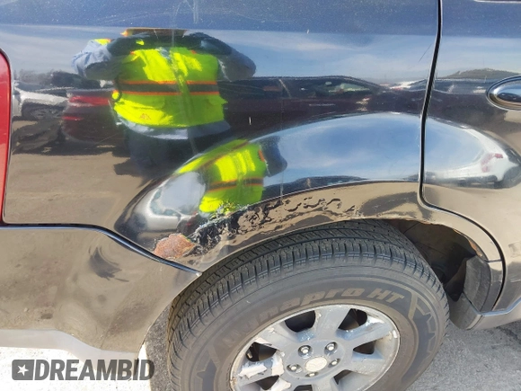 2008 Mazda Tribute Sport with VIN 4F2CZ02Z68KM15550, listed as a IAAI auction lot 41615133 with 215,803 mi miles and . Bid and sale history available at DreamBid. Image 12.