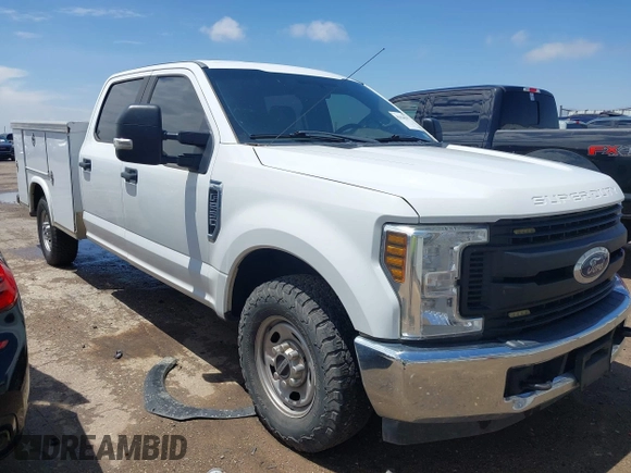 2019 Ford F-250 XL with VIN 1FT7W2A64KEE32821, listed as a IAAI auction lot 42628595 with 264,682 mi miles and . Bid and sale history available at DreamBid. Image 1.