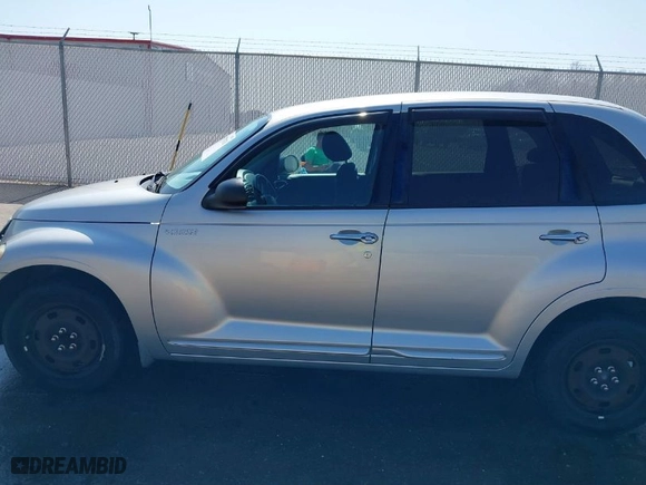 2005 Chrysler PT Cruiser Touring with VIN 3C4FY58B45T552391, listed as a IAAI auction lot 41770711 with 85,910 mi miles. Bid and sale history available at carsss.com. Image 14.