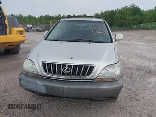 2001 Lexus RX 300 with VIN JTJHF10U810226926, listed as a IAAI auction lot 42098229 with 291,681 mi miles. Bid and sale history available at carsss.com. Image 6.