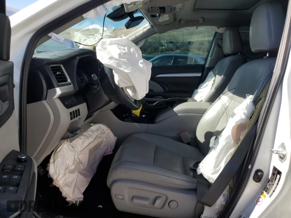 2019 Toyota Highlander SE z VIN 5TDJZRFH5KS570491, wystawiony jako Copart lot #50373435 z przebiegiem Nie podano mil oraz Szkoda całkowita • Salvage title. Historia ofert i sprzedaży dostępna na DreamBid. Obrazek 7.