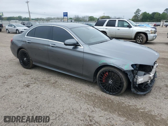 2017 Mercedes-Benz E 300 Luxury with VIN WDDZF4JB5HA073910, listed as a Copart auction lot 51285695 with 158,293 mi miles and Salvage Title. Bid and sale history available at DreamBid. Image 4.