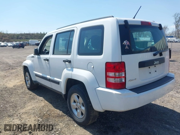 2012 Jeep Liberty Sport z VIN 1C4PJMAK7CW209305, wystawiony jako IAAI lot #42105378 z przebiegiem 136 617 mil mil oraz . Historia ofert i sprzedaży dostępna na DreamBid. Obrazek 3.