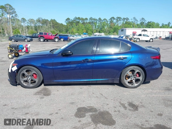 2017 Alfa Romeo Giulia Ti z VIN ZARFAECN3H7556727, wystawiony jako IAAI lot #41901444 z przebiegiem 96 678 mil mil oraz . Historia ofert i sprzedaży dostępna na DreamBid. Obrazek 14.