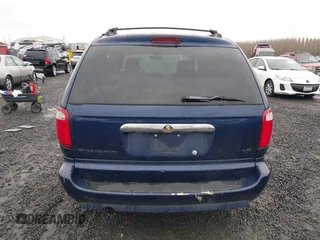 2006 Chrysler Town & Country LWB LX with VIN 2A4GP44R46R800898, listed as a IAAI auction lot 41465720 with 215,423 mi miles. Bid and sale history available at carsss.com. Image 16.