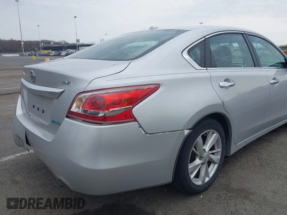 2013 Nissan Altima SV with VIN 1N4AL3AP7DC268367, listed as a IAAI auction lot 41911133 with 192,844 mi miles and . Bid and sale history available at carsss.com. Image 17.