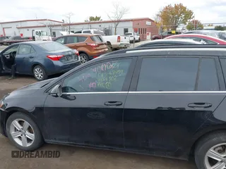 2015 Volkswagen Golf SportWagen TDI SE with VIN 3VWCA7AU1FM506802, listed as a IAAI auction lot 40674000 with 61,131 mi miles. Bid and sale history available at carsss.com. Image 14.
