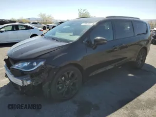 2018 Chrysler Pacifica Limited z VIN 2C4RC1GG3JR260018, wystawiony jako Copart lot #54653885 z przebiegiem 150 334 mil mil oraz Szkoda całkowita • Salvage title. Historia ofert i sprzedaży dostępna na DreamBid. Obrazek 1.