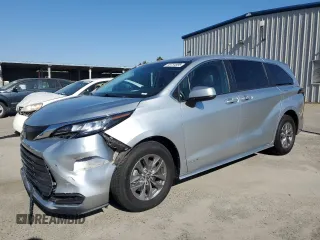 2021 Toyota Sienna LE z VIN 5TDKRKEC9MS035667, wystawiony jako Copart lot #53754995 z przebiegiem 98 170 mil mil oraz Szkoda całkowita • Salvage title. Historia ofert i sprzedaży dostępna na DreamBid. Obrazek 1.