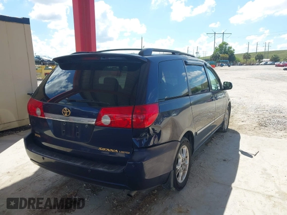2006 Toyota Sienna XLE with VIN 5TDZA22C46S484087, listed as a IAAI auction lot 41658744 with 228,097 mi miles. Bid and sale history available at carsss.com. Image 4.