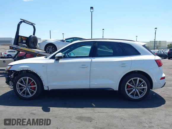 2024 Audi Q5 S line Premium Plus z VIN WA1E2AFY5R2043487, wystawiony jako IAAI lot #41938172 z przebiegiem 19 658 mil mil oraz . Historia ofert i sprzedaży dostępna na DreamBid. Obrazek 15.